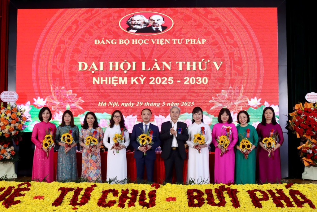 Phát huy sức mạnh đoàn kết để xây dựng Đảng bộ Học viện Tư pháp ngày càng trong sạch, vững mạnh