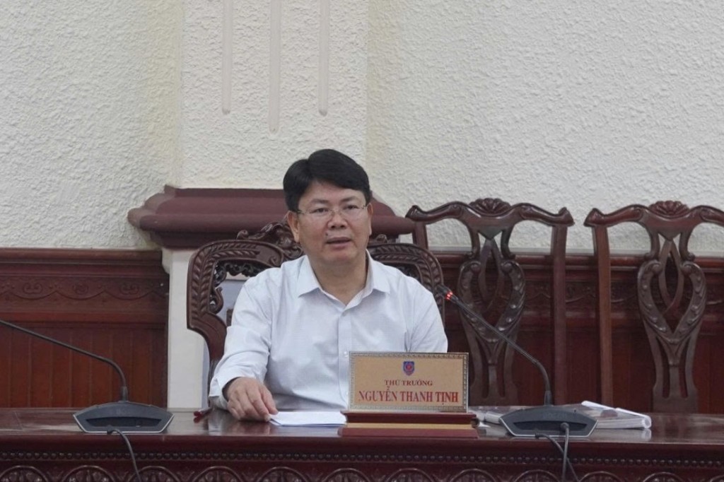 Thứ trưởng