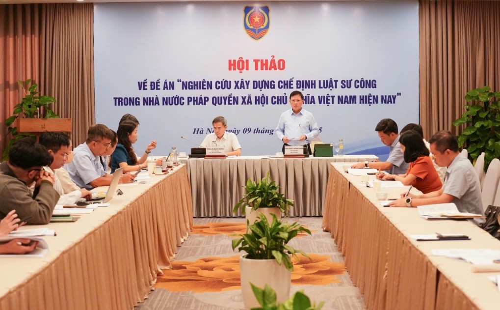 Nghiên cứu hình thành chế định luật sư công trong Nhà nước pháp quyền xã hội chủ nghĩa Việt Nam để bảo vệ tốt nhất quyền, lợi ích của cơ quan, tổ chức thuộc hệ thống chính trị