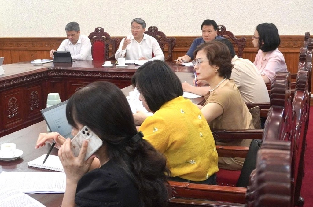 Tiếp tục hoàn thiện hồ sơ dự án Luật sửa đổi, bổ sung một số điều của Luật Ban hành văn bản quy phạm pháp luật