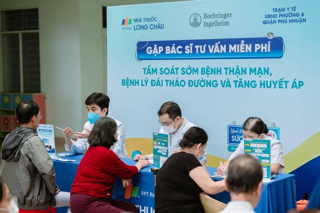 Nhà thuốc Long Châu - Nhiều hoạt động thiết thực, lan tỏa tinh thần chăm sóc sức khỏe bền vững đến từng gia đình