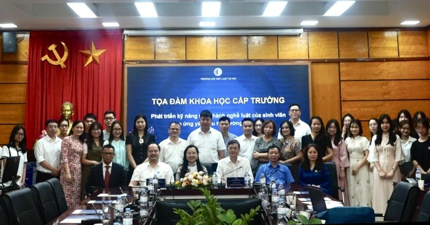 Phát triển kỹ năng thực hành nghề luật của sinh viên đáp ứng yêu cầu thị trường việc làm