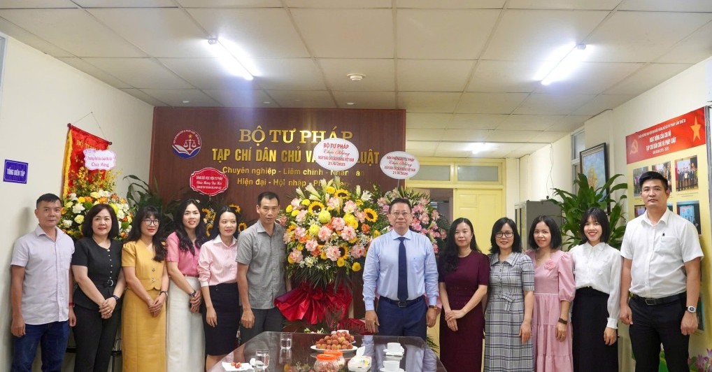 Thứ trưởng Nguyễn Thanh Ngọc chúc mừng Tạp chí Dân chủ và Pháp luật nhân kỷ niệm 100 năm Ngày Báo chí cách mạng Việt Nam