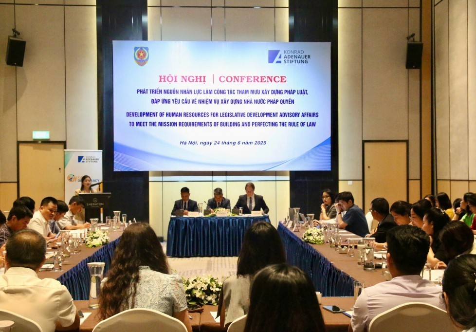 Tăng cường năng lực đội ngũ làm công tác tham mưu xây dựng pháp luật trong bối cảnh mới