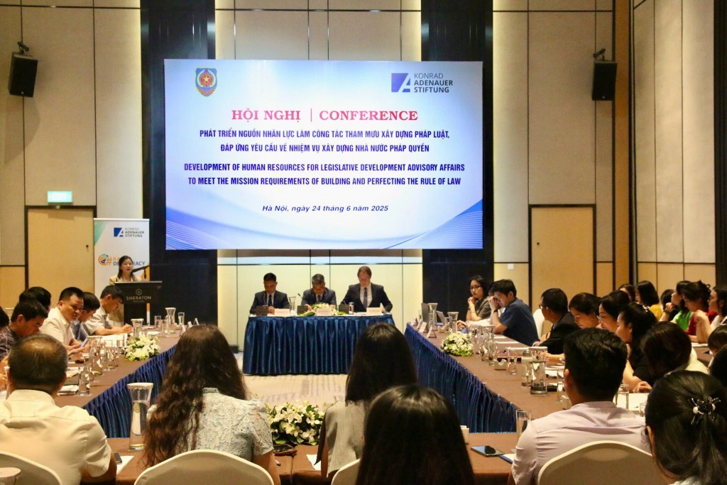 Tăng cường năng lực đội ngũ làm công tác tham mưu xây dựng pháp luật trong bối cảnh mới