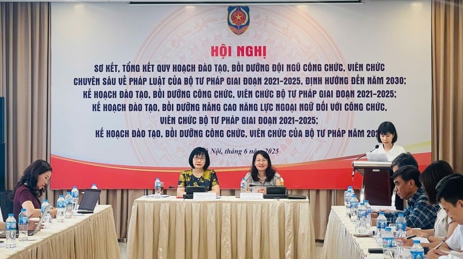Đổi mới công tác đào tạo, bồi dưỡng đội ngũ công chức, viên chức Bộ Tư pháp đáp ứng yêu cầu xây dựng nguồn nhân lực chất lượng cao