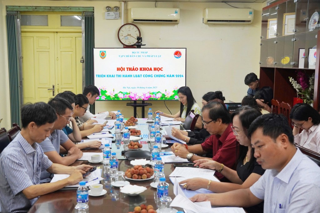 Nhận diện những thuận lợi, khó khăn khi triển khai thi hành Luật Công chứng năm 2024 bảo đảm quyền lợi cho người dân, doanh nghiệp