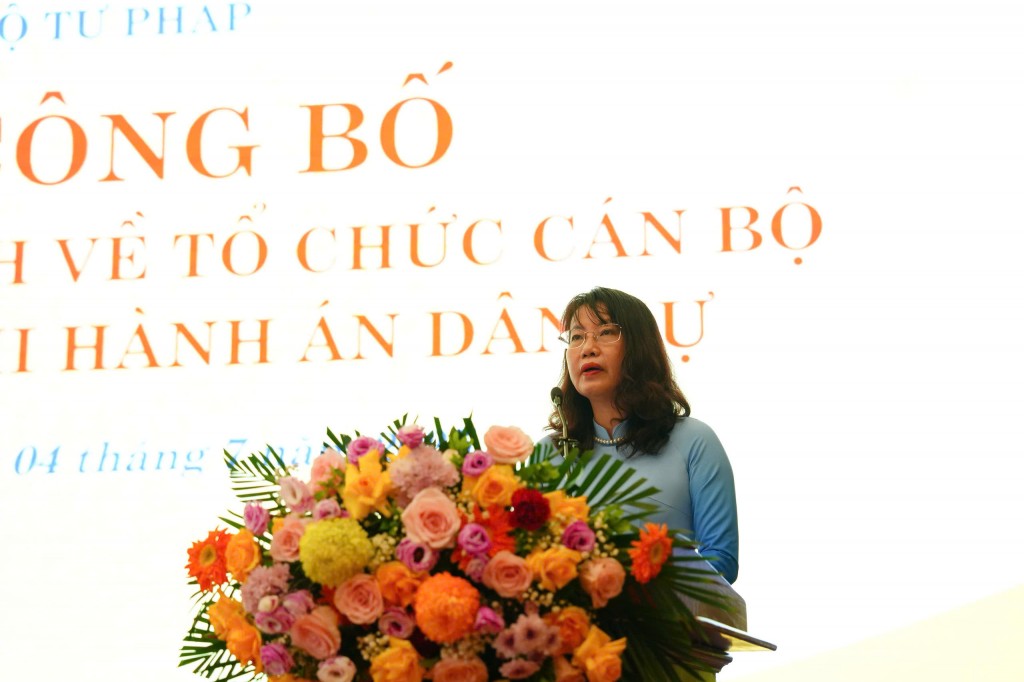 Bộ Tư pháp công bố các quyết định về công tác tổ chức cán bộ và ra mắt Hệ thống Biên lai điện tử thi hành án dân sự