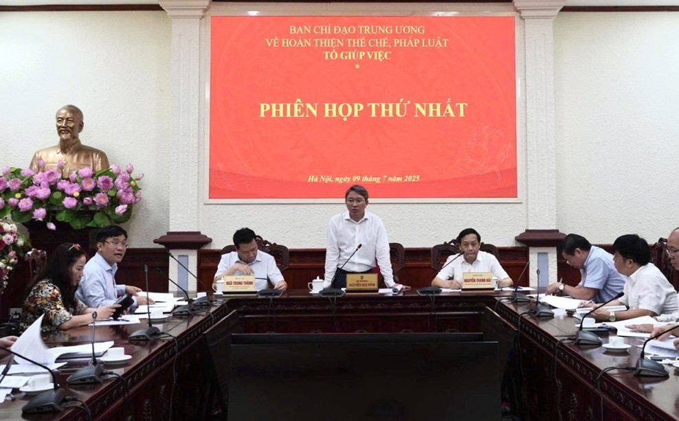 Xây dựng mô hình cấu trúc hệ thống pháp luật theo hướng thống nhất, đồng bộ và dễ tiếp cận, đáp ứng yêu cầu phát triển nhanh, bền vững của đất nước trong kỷ nguyên mới