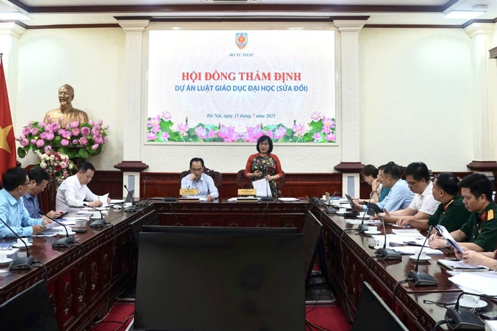 Xây dựng hệ thống quy phạm pháp luật về giáo dục đại học đáp ứng yêu cầu hội nhập quốc tế và phát triển đất nước trong kỷ nguyên mới