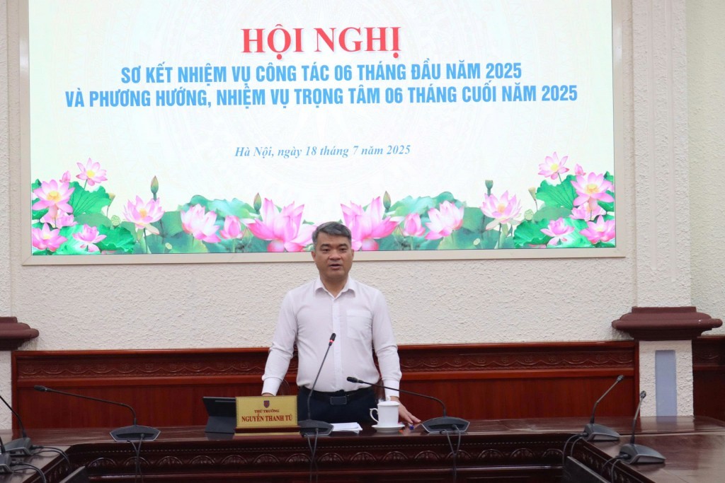 Thứ trưởng Bộ Tư pháp Nguyễn Thanh Tú làm việc với Vụ Công tác xây dựng văn bản quy phạm pháp luật về kết quả công tác 06 tháng đầu năm 2025