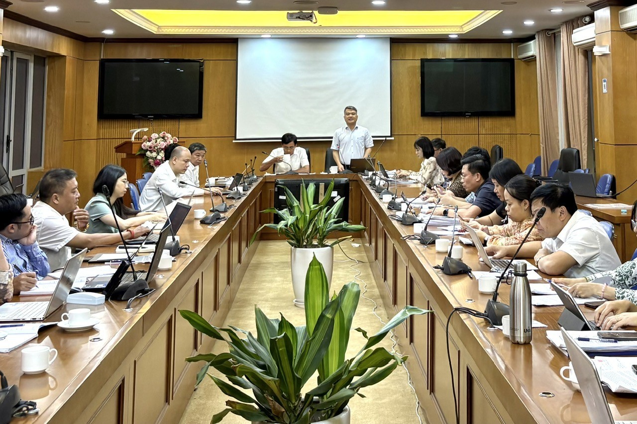 Xây dựng cơ chế pháp lý bảo đảm tạo điều kiện thuận lợi cho người dân, doanh nghiệp trong việc khai thác khoáng sản