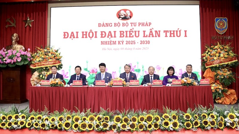 Đảng ủy Bộ Tư pháp nhiệm kỳ 2020 - 2025 đã thể hiện rõ vai trò trung tâm, định hướng chính trị và lãnh đạo toàn diện trong thực hiện các nhiệm vụ được giao