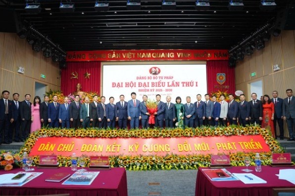 Xây dựng Bộ Tư pháp chuyên nghiệp, hiện đại, gắn với chuyển đổi số, phát triển nền tư pháp phục vụ Nhân dân
