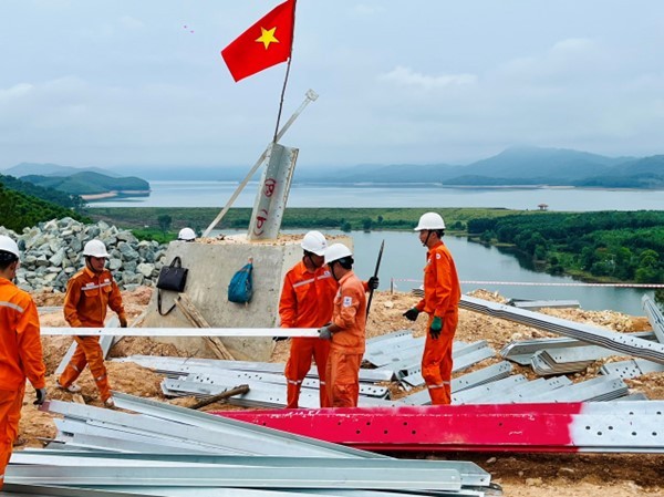 Đảng bộ Tập đoàn Điện lực Việt Nam (EVN): Hạt nhân lãnh đạo bảo đảm cung cấp điện và phát triển hạ tầng điện quốc gia