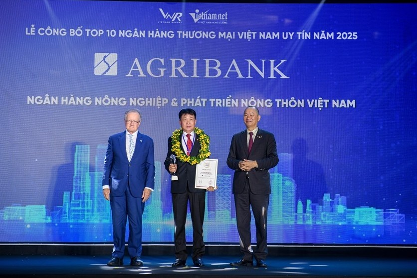 Agribank được vinh danh Top 10 Ngân hàng Thương mại Việt Nam uy tín năm 2025