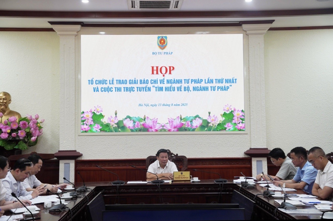 Bảo đảm việc tổ chức Lễ trao giải báo chí toàn quốc về ngành Tư pháp lần thứ nhất và Cuộc thi trực tuyến “Tìm hiểu về Bộ, ngành Tư pháp” theo hướng đổi mới, thiết thực