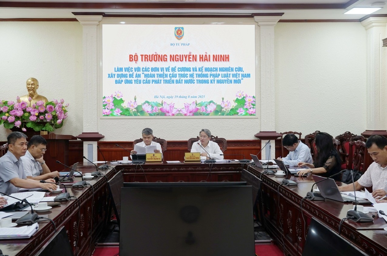 Hoàn thiện cấu trúc hệ thống pháp luật Việt Nam đáp ứng yêu cầu phát triển đất nước trong kỷ nguyên mới