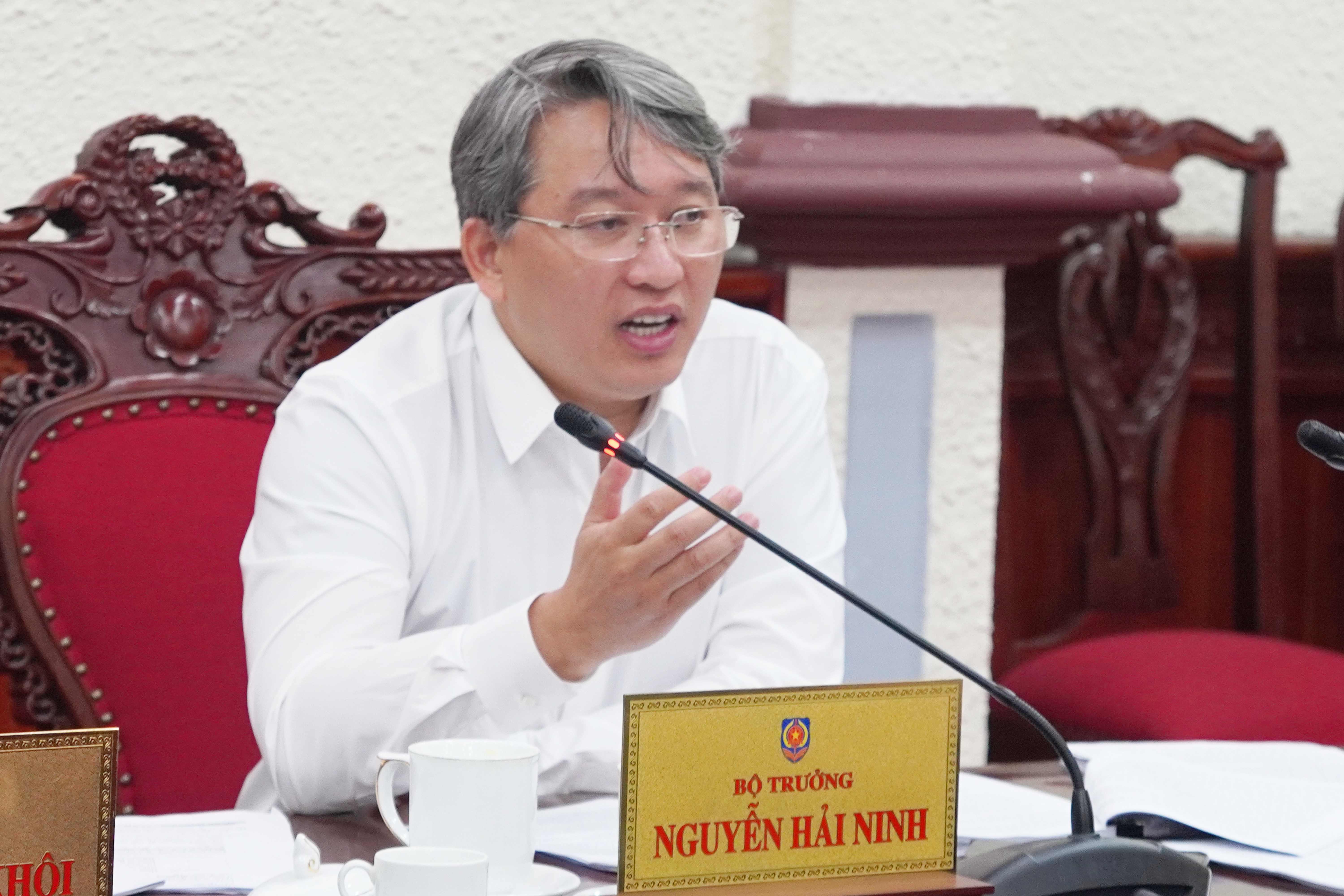 Tăng cường sự lãnh đạo của Đảng đối với công tác giám định tư pháp, định giá tài sản và xây dựng chế định luật sư công