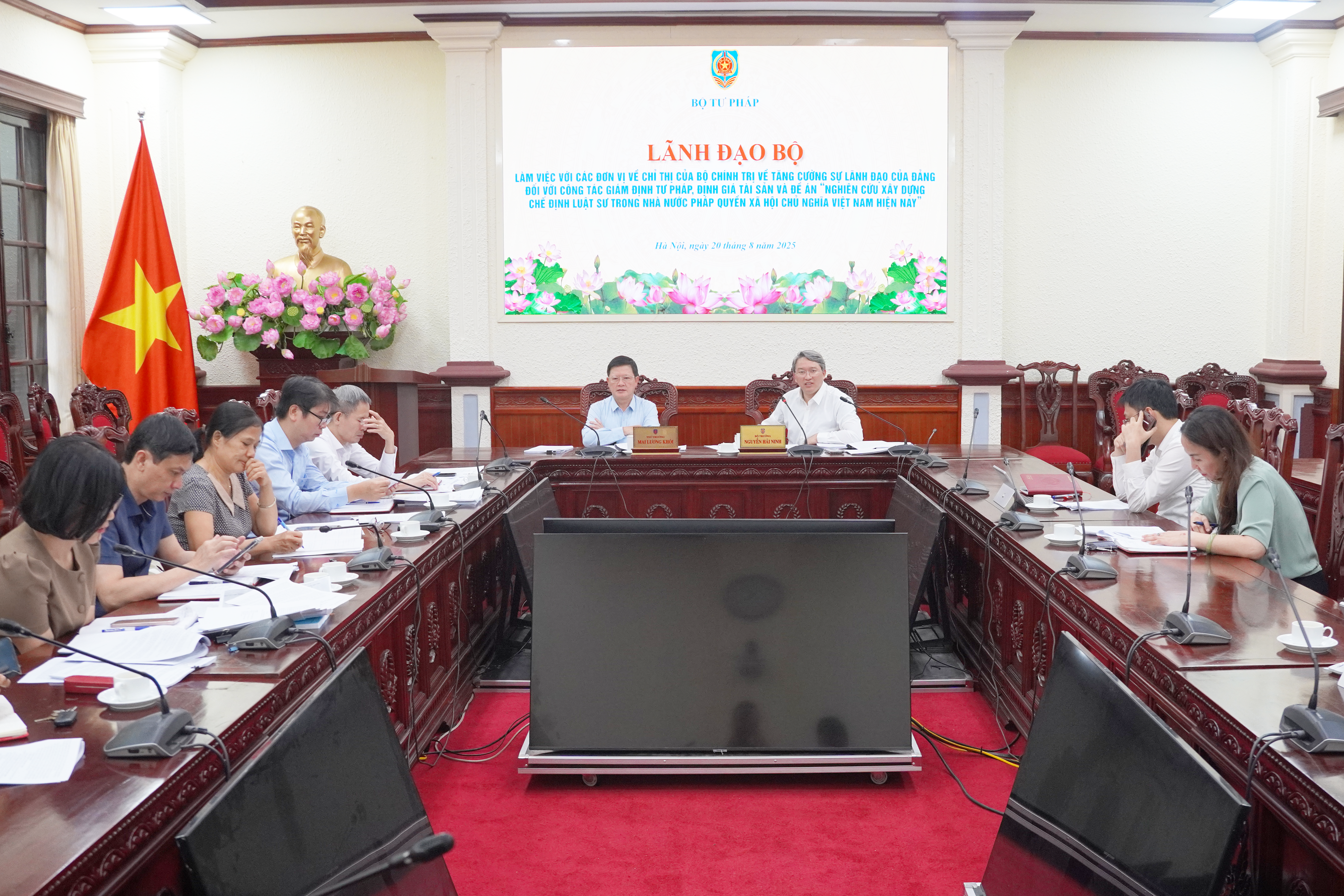 Tăng cường sự lãnh đạo của Đảng đối với công tác giám định tư pháp, định giá tài sản và xây dựng chế định luật sư công