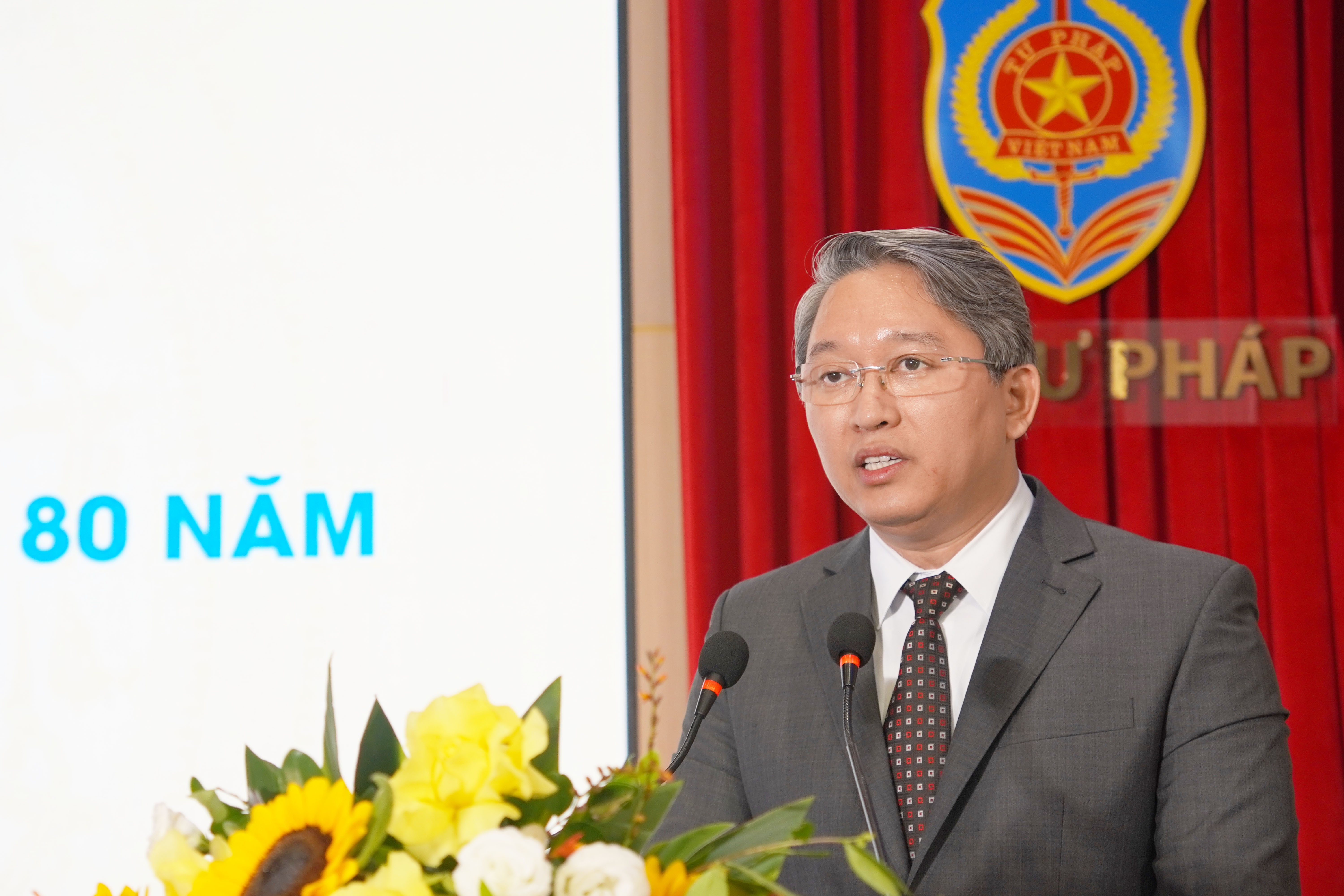 Bộ Tư pháp tổ chức gặp mặt cán bộ hưu trí nhân dịp kỷ niệm 80 năm Ngày truyền thống ngành Tư pháp (28/8/1945 - 28/8/2025)