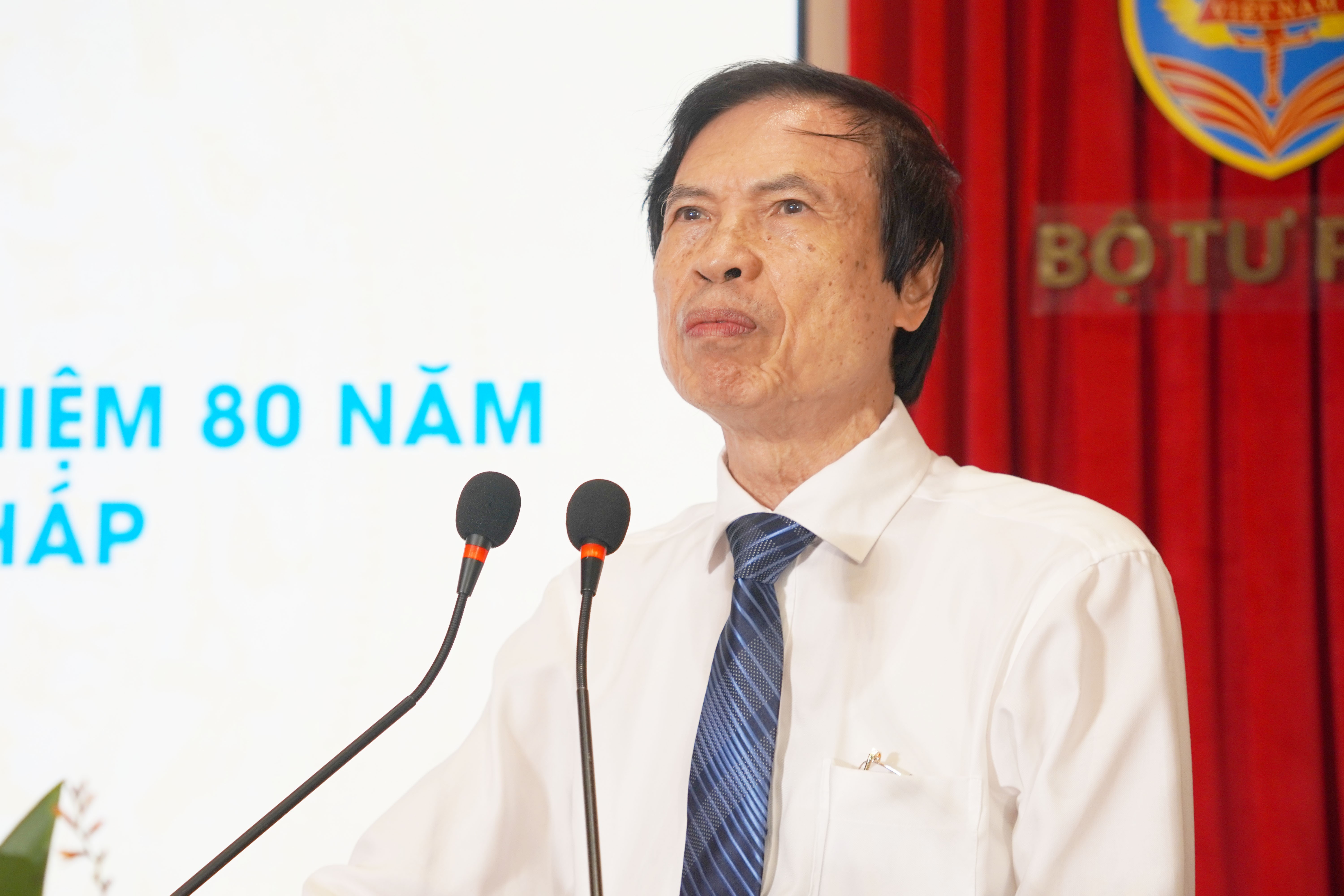 Bộ Tư pháp tổ chức gặp mặt cán bộ hưu trí nhân dịp kỷ niệm 80 năm Ngày truyền thống ngành Tư pháp (28/8/1945 - 28/8/2025)