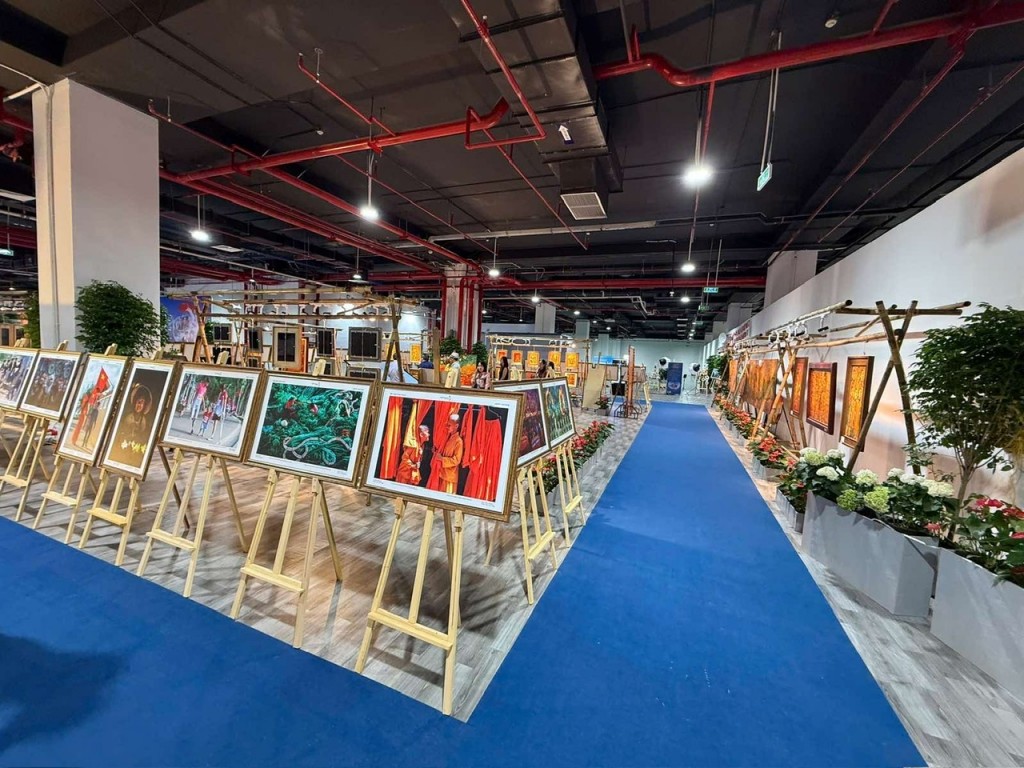 Triển lãm ảnh và video 