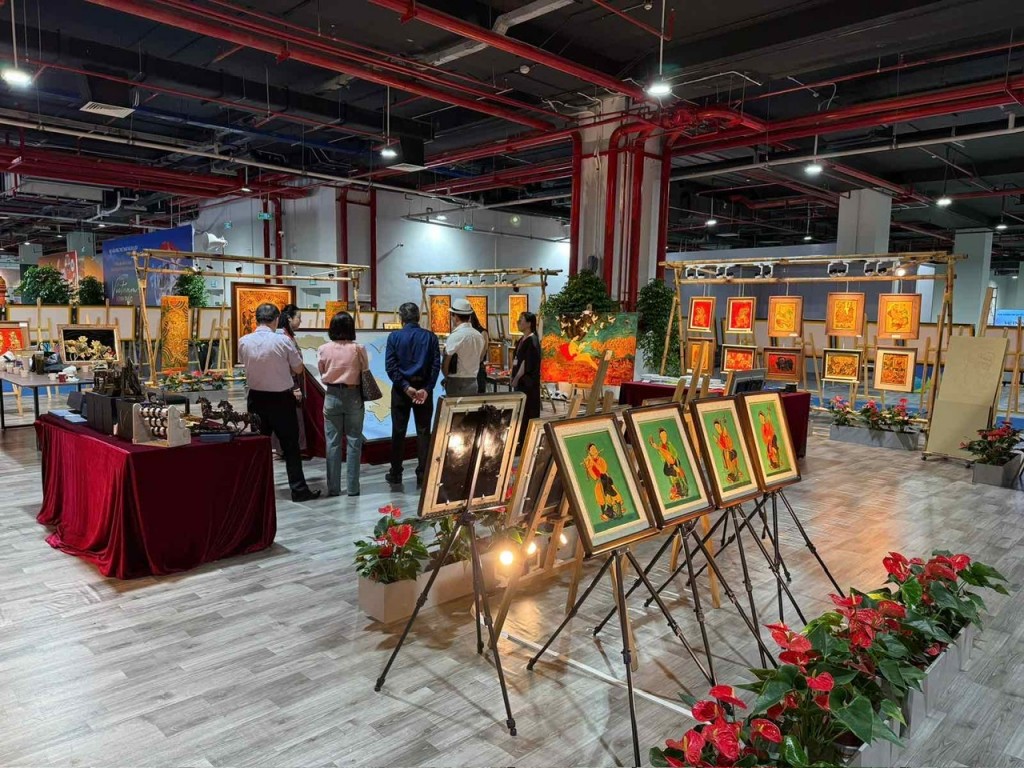 Triển lãm ảnh và video 