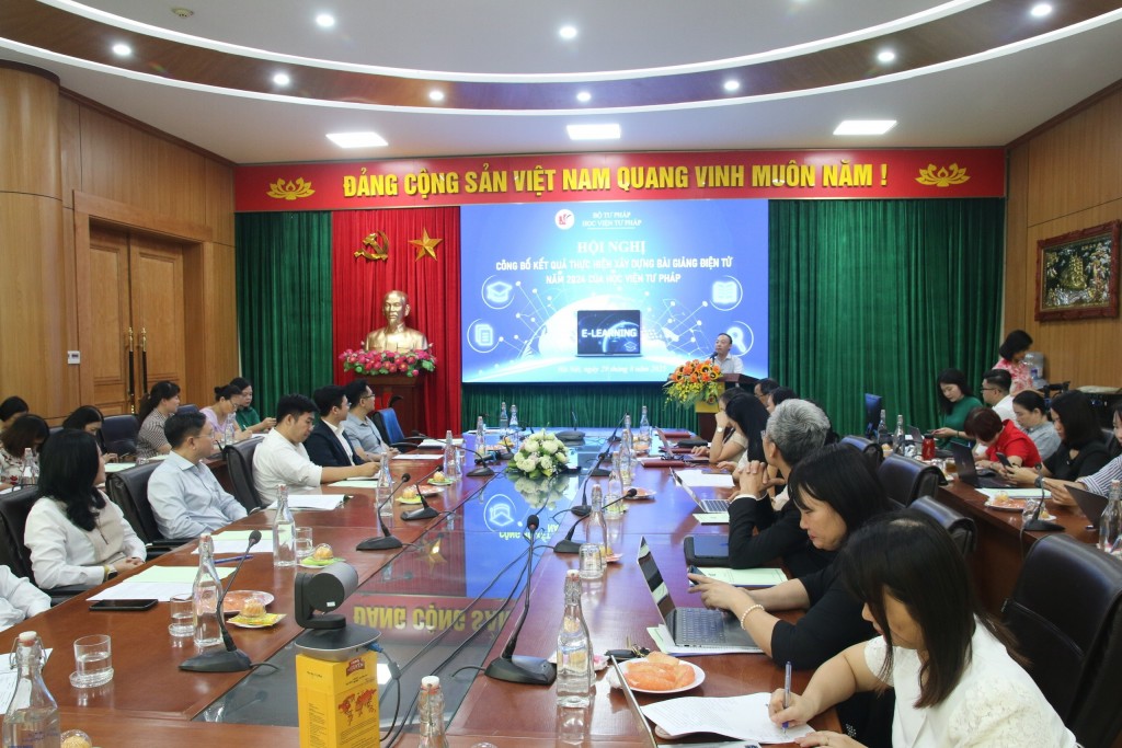 Phát triển bài giảng điện tử, đổi mới đào tạo pháp lý trong bối cảnh mới