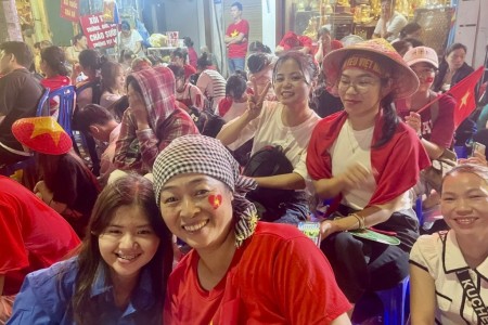 nhan dan hao huc phan khoi cho xem tong duyet le dieu binh dieu hanh chao mung cach mang thang tam thanh cong va quoc khanh 29
