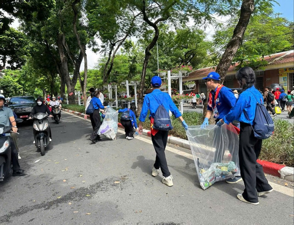 Thanh niên Thủ đô tràn đầy nhiệt huyết, đồng hành cùng Lễ diễu binh, diễu hành A80