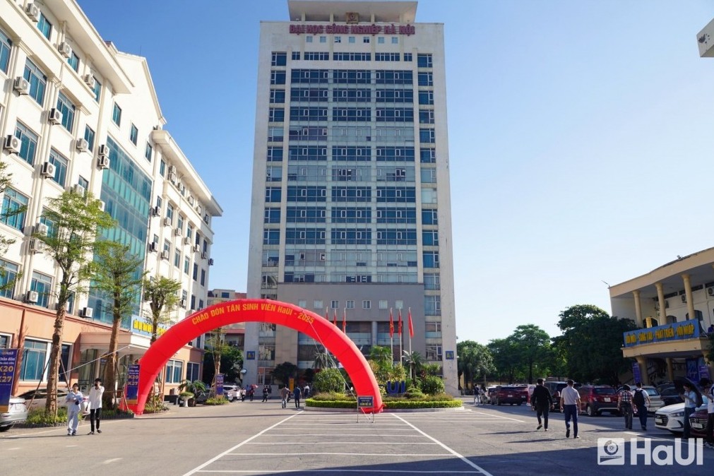 Hơn 8.000 tân sinh viên Trường Đại học Công nghiệp Hà Nội (HaUI) nhập học, khát vọng “phá vỡ giới hạn” để trở thành phiên bản tốt nhất