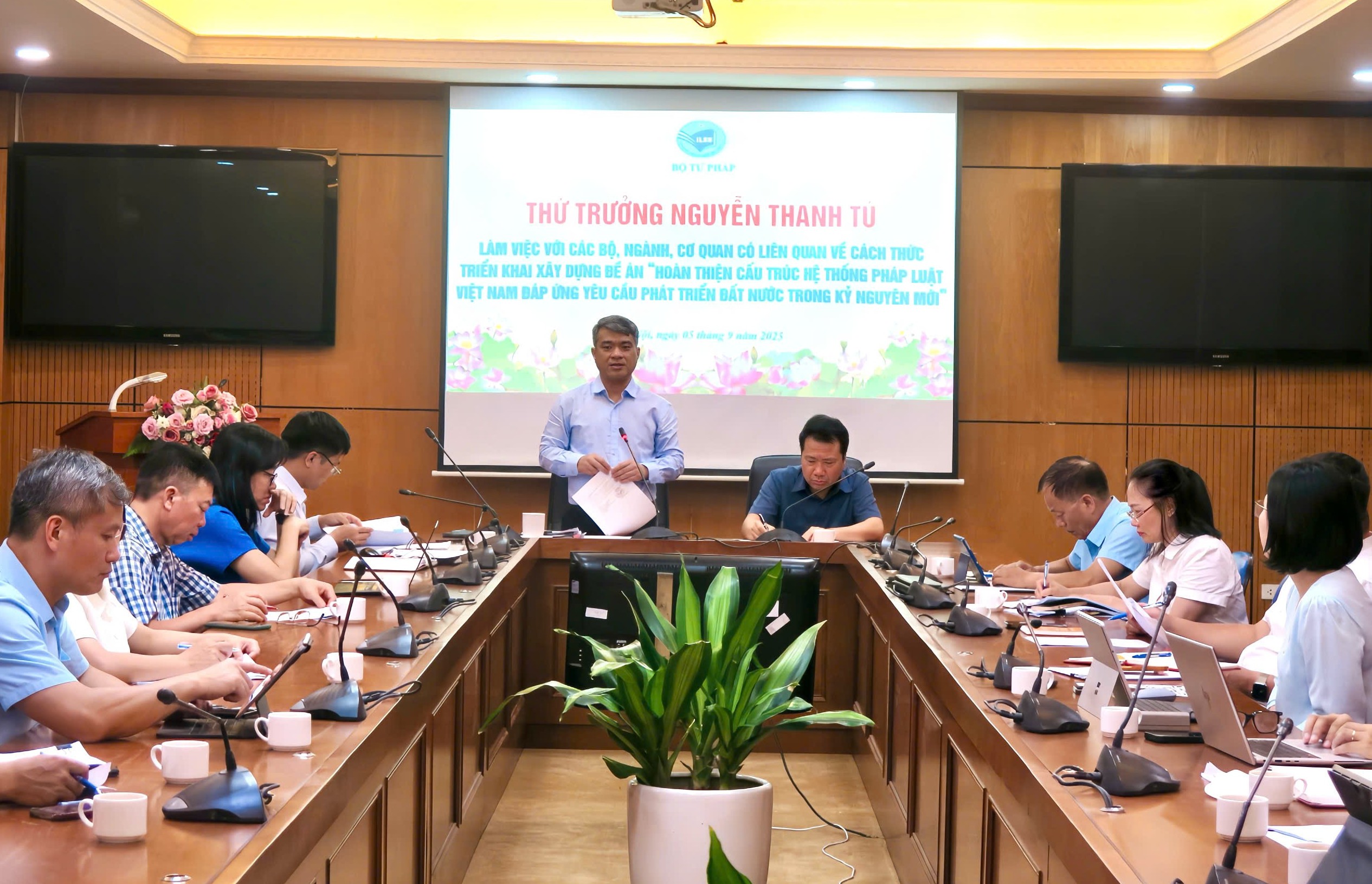 Thống nhất ý tưởng, cách thức triển khai Đề án "Hoàn thiện cấu trúc hệ thống pháp luật Việt Nam đáp ứng yêu cầu phát triển đất nước trong kỷ nguyên mới"