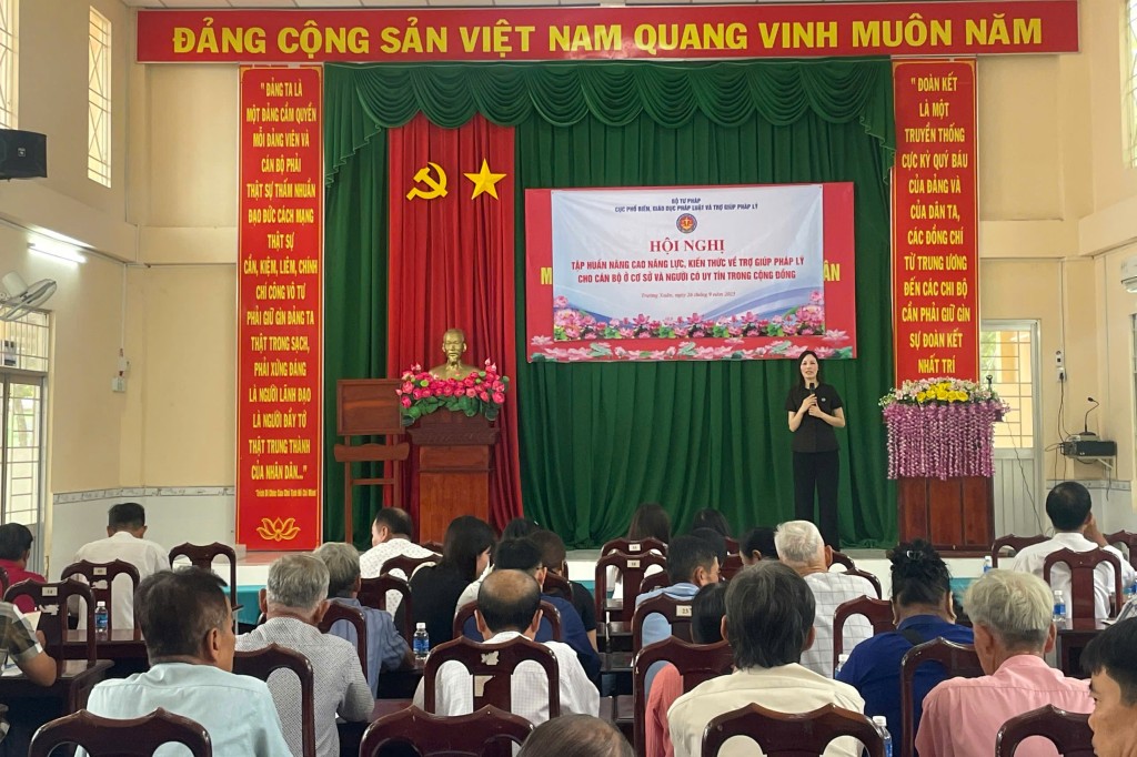Tập huấn trợ giúp pháp lý gắn kết pháp luật với đời sống văn hóa cộng đồng tại Cần Thơ
