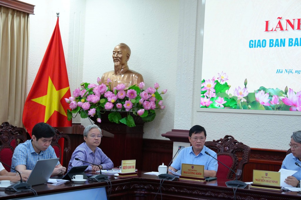 Khẩn trương tích hợp thủ tục hành chính thuộc quản lý của Bộ Tư pháp lên ứng dụng VNeID
