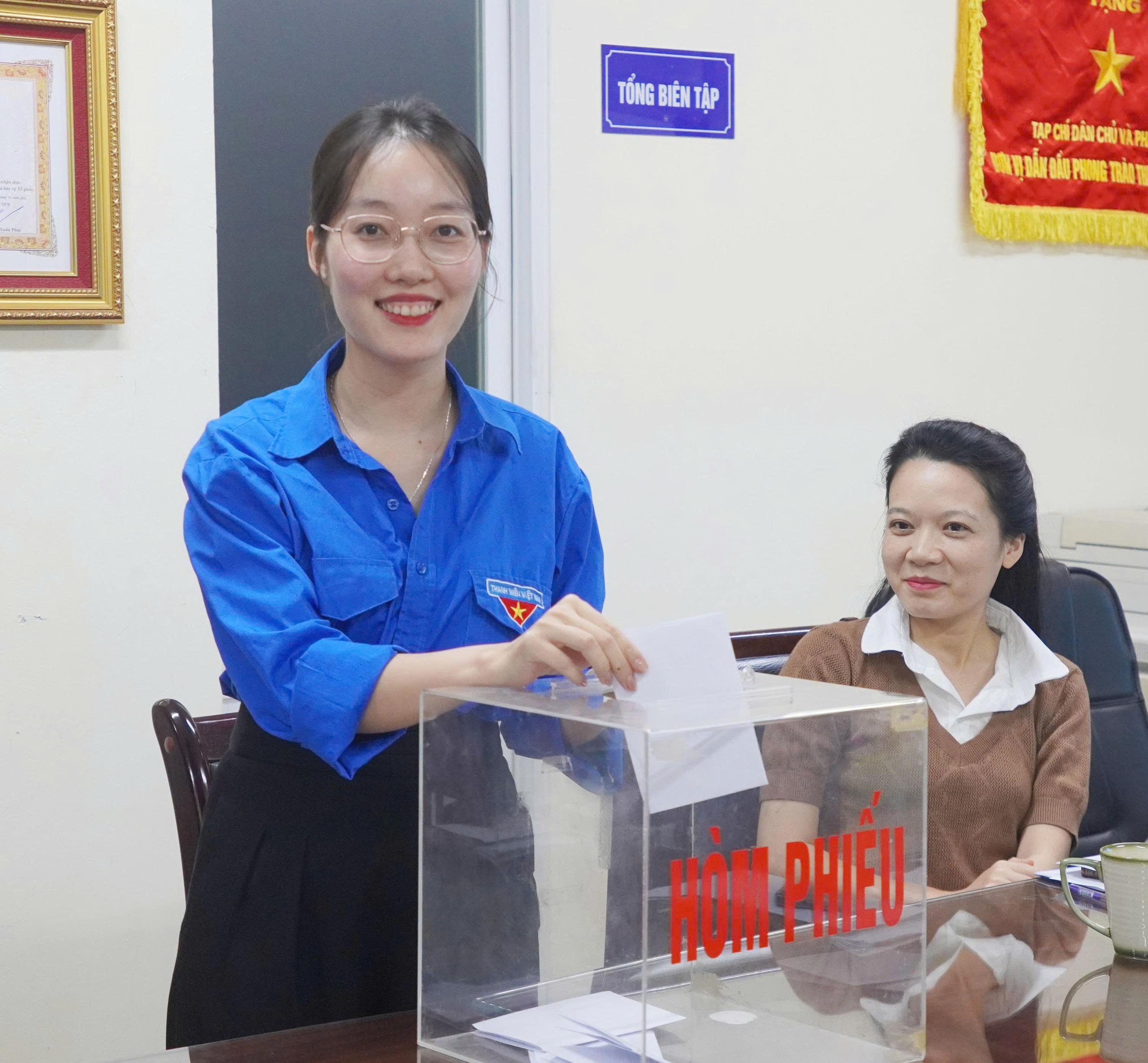 Chi đoàn Tạp chí Dân chủ và Pháp luật quyết tâm thực hiện thắng lợi các nhiệm vụ chính trị trong nhiệm kỳ 2025 - 2027