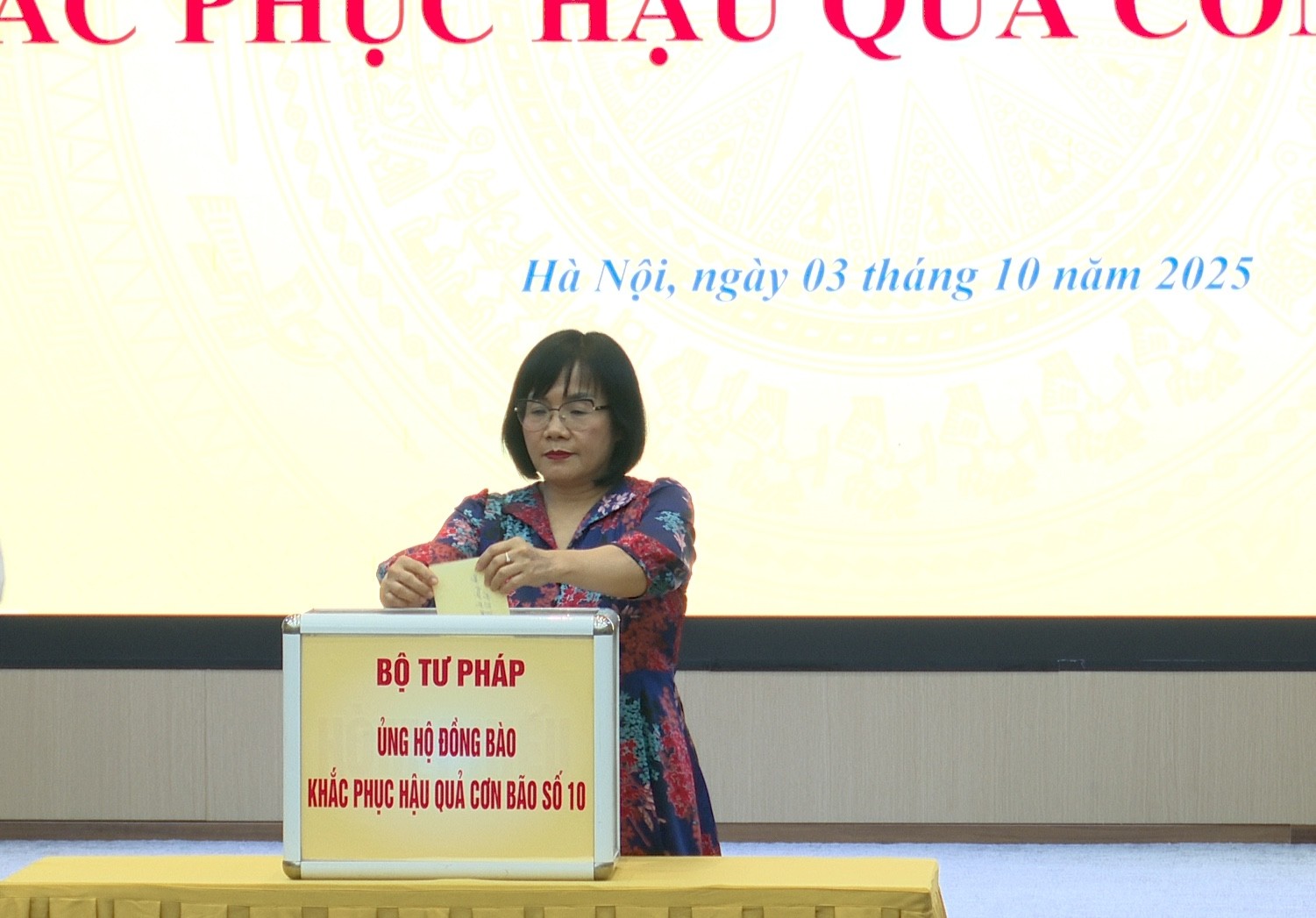 Bộ Tư pháp phát động ủng hộ đồng bào khắc phục hậu quả cơn bão số 10