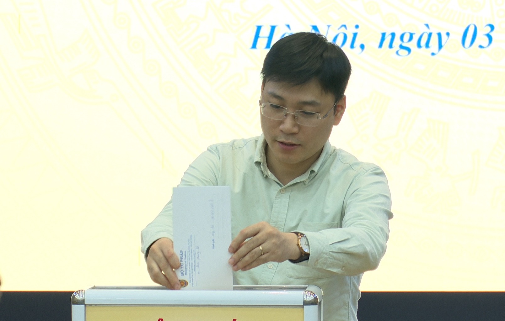 Bộ Tư pháp phát động ủng hộ đồng bào khắc phục hậu quả cơn bão số 10