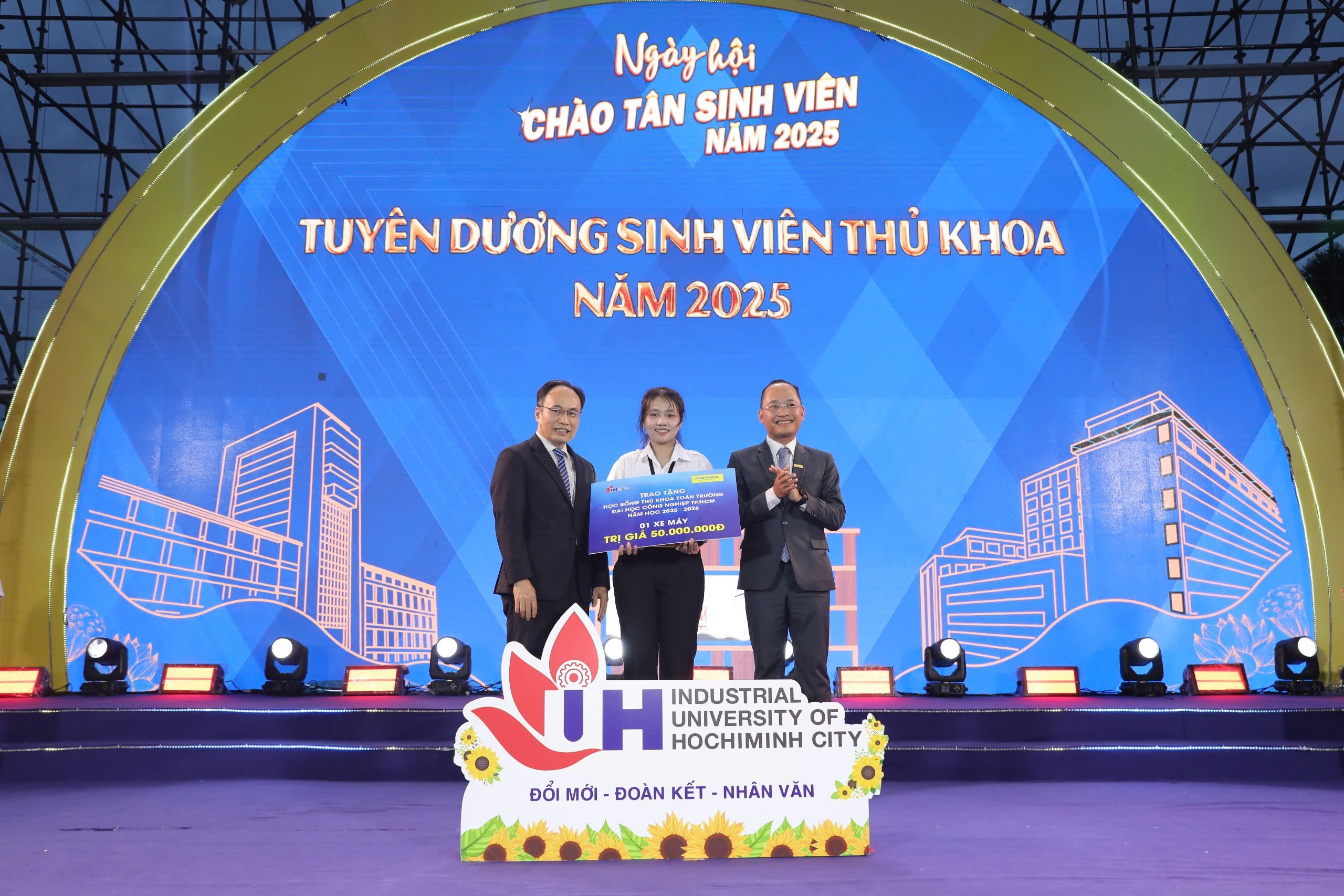 80 tỷ học bổng năm học 2025 - 2026 tại IUH: Giáo dục không chỉ nuôi dưỡng tri thức mà còn gìn giữ ước mơ
