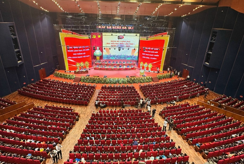 Khai mạc Đại hội đại biểu Đảng bộ Chính phủ lần thứ I Khai mạc Đại hội đại biểu Đảng bộ Chính phủ lần thứ I