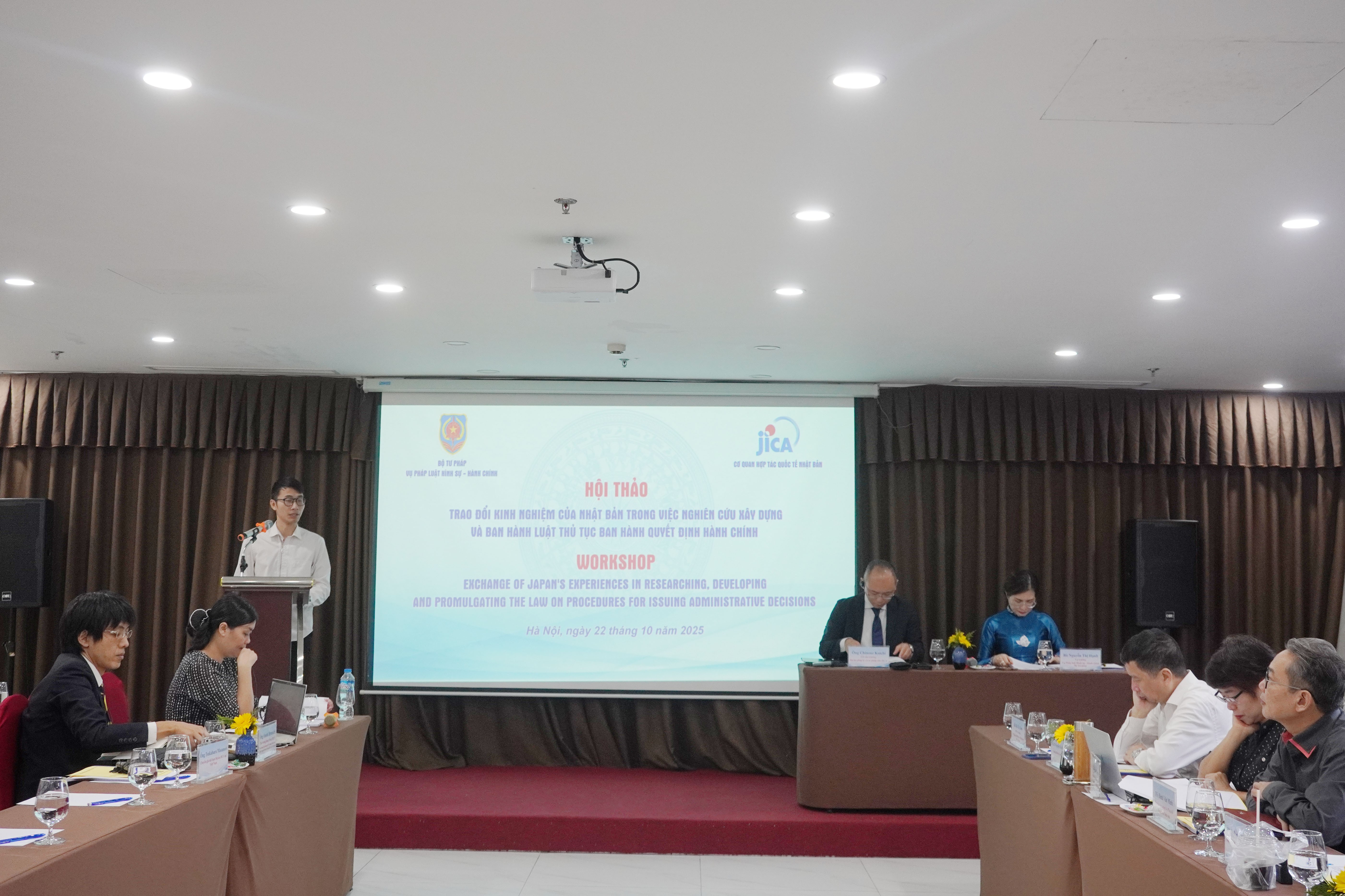 Nghiên cứu hoàn thiện dự thảo Luật Thủ tục ban hành quyết định hành chính bảo đảm mang tính dự báo, mở rộng tối đa tính công khai, minh bạch Nghiên cứu hoàn thiện dự thảo Luật Thủ tục ban hành quyết định hành chính bảo đảm mang tính dự báo, mở rộng tối đa tính công khai, minh bạch