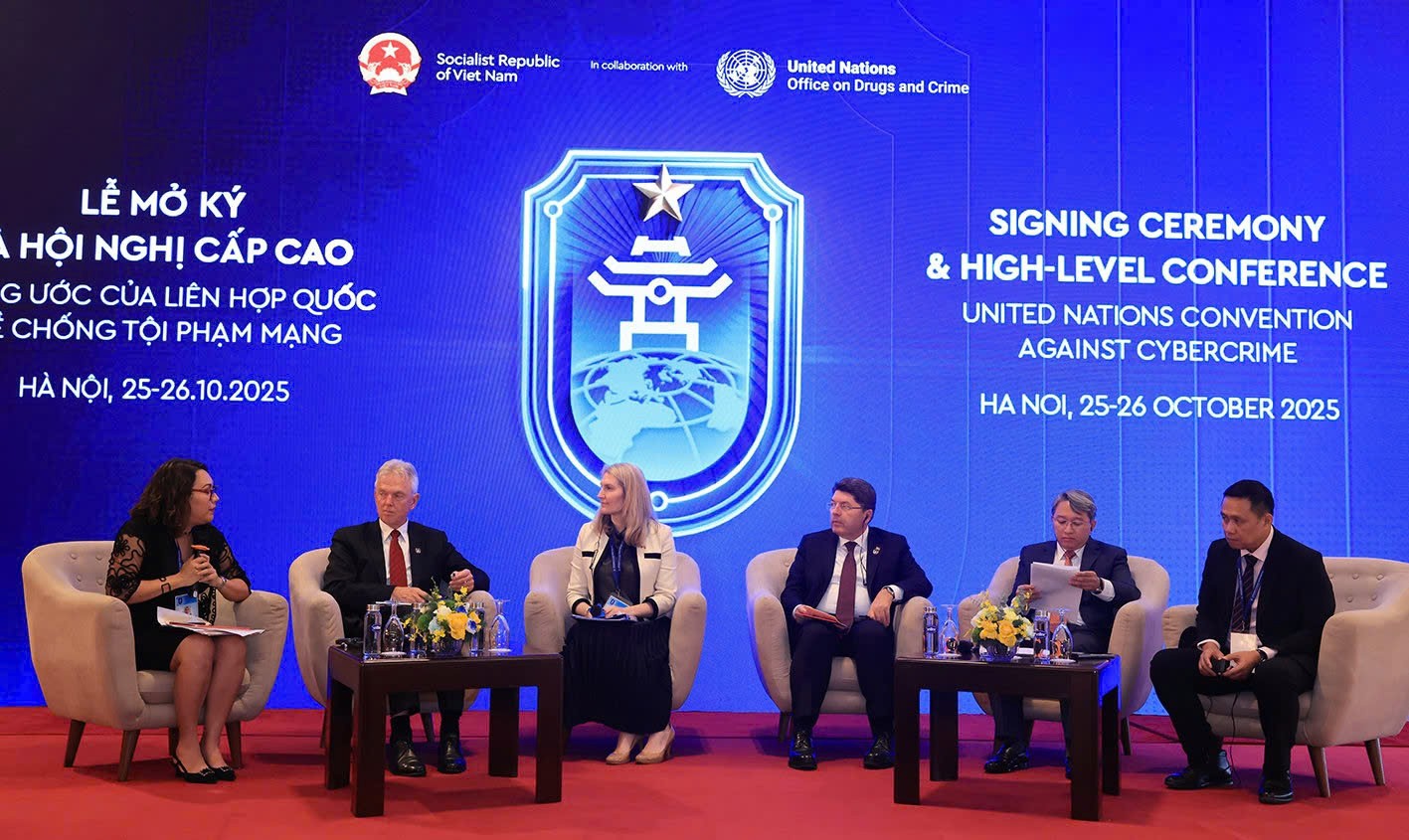 Bộ trưởng Bộ Tư pháp Nguyễn Hải Ninh: Việt Nam sẵn sàng hợp tác toàn diện nhằm xây dựng một không gian mạng an toàn, lành mạnh, thúc đẩy phát triển bền vững và bảo vệ các giá trị nhân văn toàn cầu