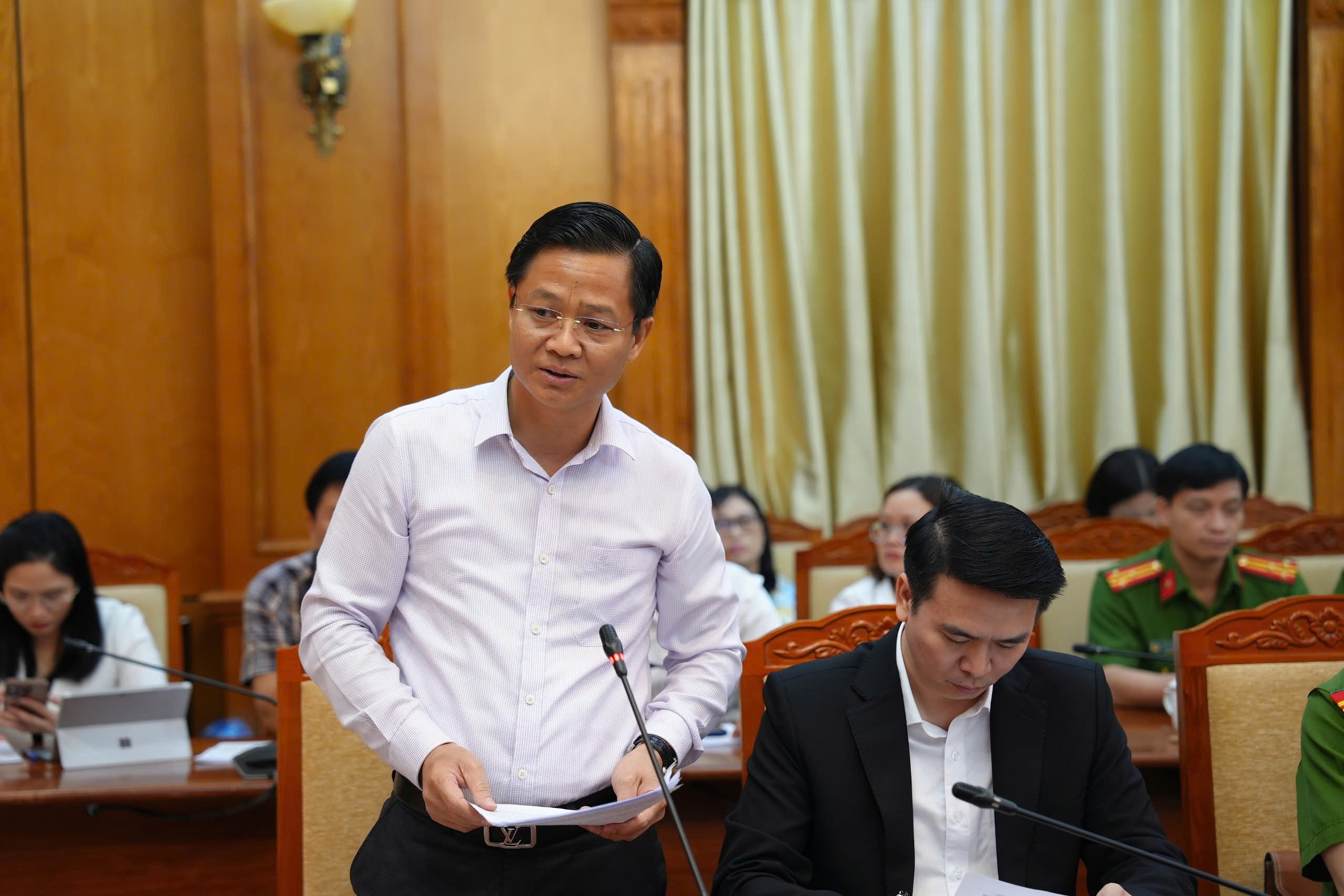 Làm rõ các điều kiện bảo đảm để chủ trương cắt giảm, đơn giản hóa thủ tục hành chính dựa trên dữ liệu thực sự đi vào cuộc sống Làm rõ các điều kiện bảo đảm để chủ trương cắt giảm, đơn giản hóa thủ tục hành chính dựa trên dữ liệu thực sự đi vào cuộc sống