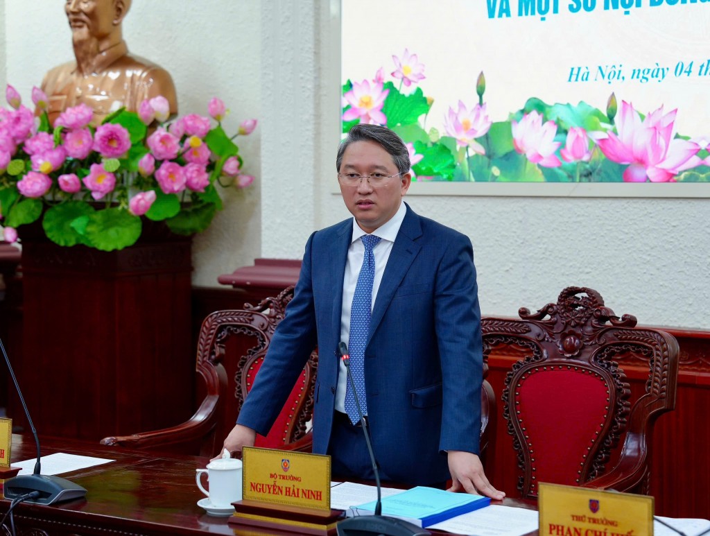 Hoàn thiện cấu trúc hệ thống pháp luật Việt Nam bảo đảm tính chặt chẽ, đồng bộ