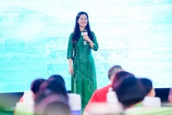 Những sợi dây “trói chân” phụ nữ trên con đường phát triển