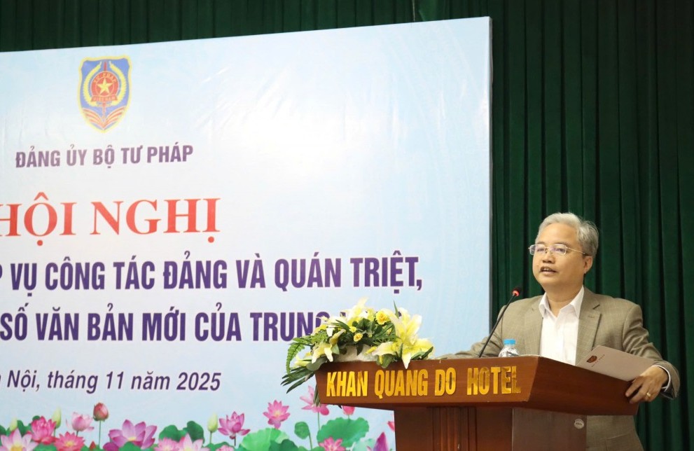 Hội nghị tập huấn nghiệp vụ công tác Đảng và quán triệt, triển khai một số văn bản mới của Trung ương