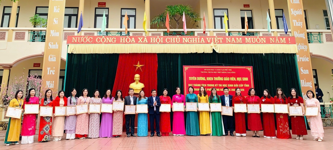 Trường THPT Tam Nông - Tự hào 60 năm sự nghiệp “trồng người”