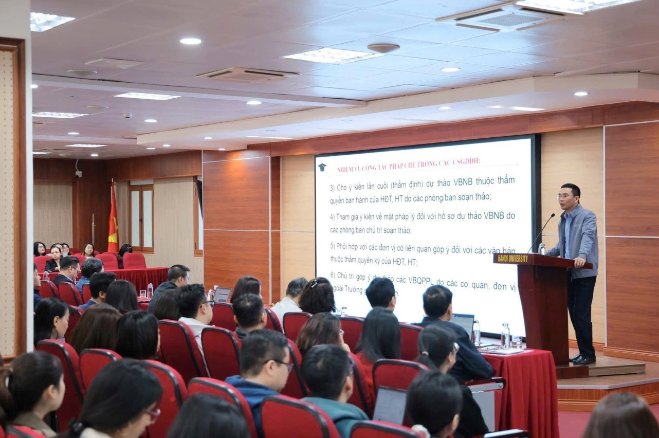 Trường Đại học Hà Nội - Từng bước xây dựng văn hóa pháp lý trong nhà trường để thực hiện tự chủ đại học bền vững