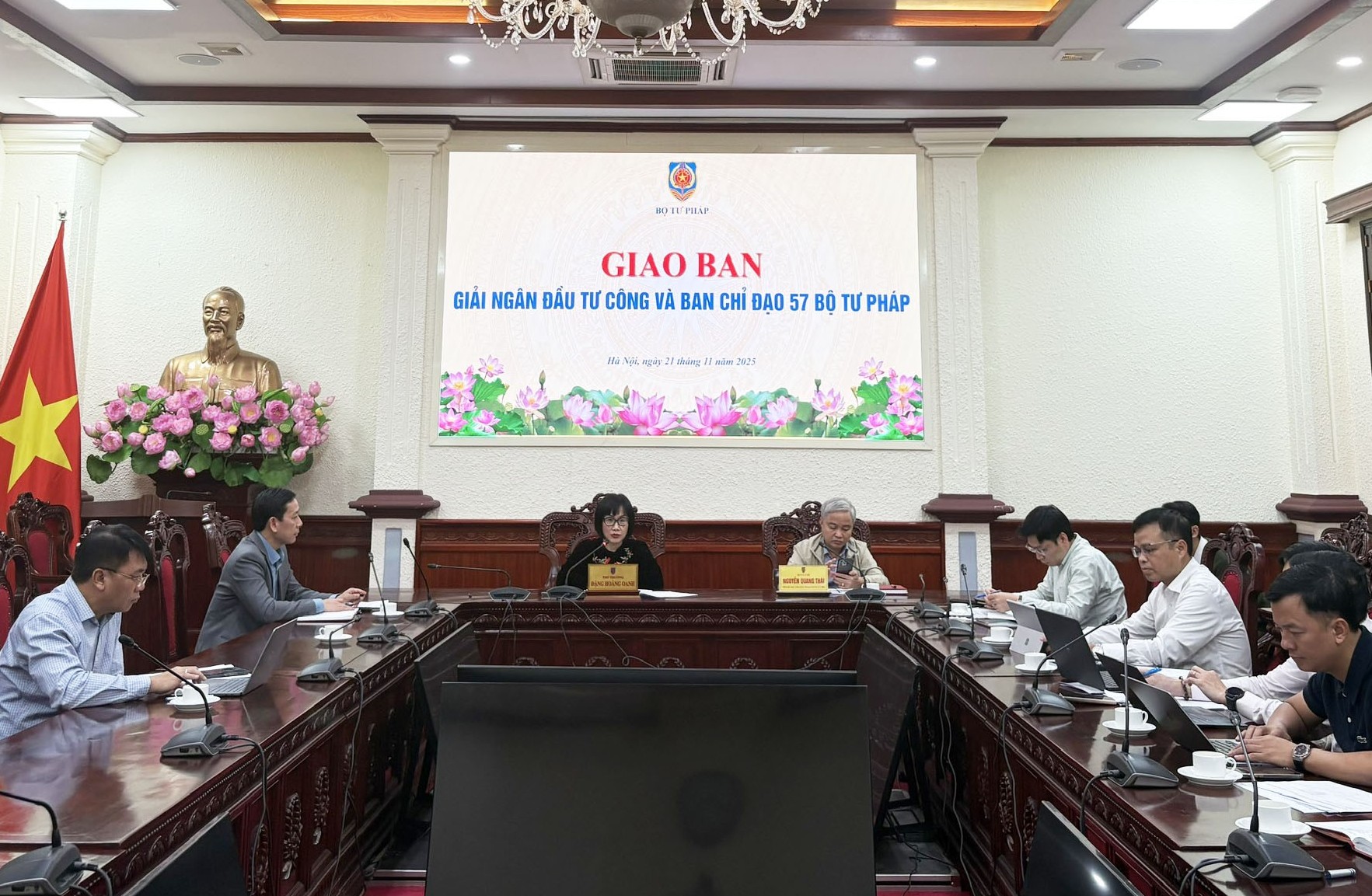 Khẩn trương hoàn thành tái cấu trúc quy trình giải quyết thủ tục hành chính theo yêu cầu của Nghị quyết số 66.7/2025/NQ-CP