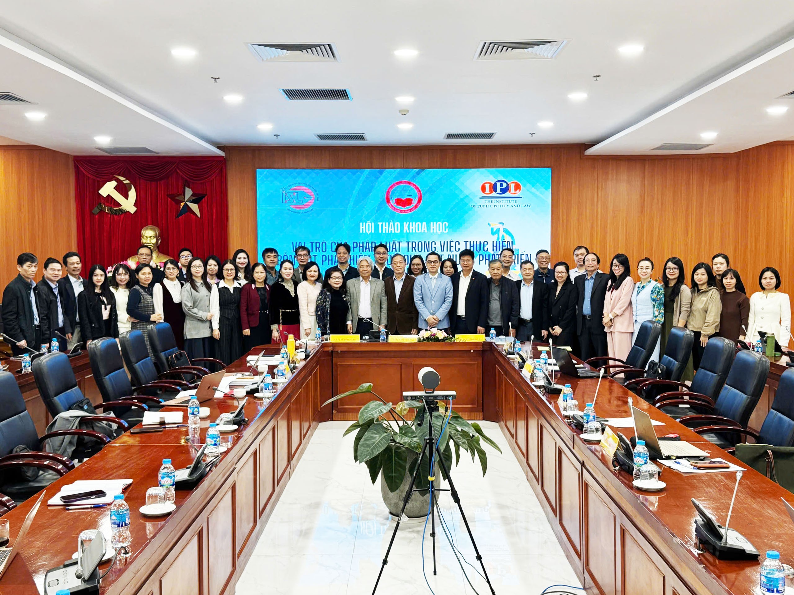 Vai trò của pháp luật trong việc thực hiện bốn đột phá chiến lược đưa đất nước phát triển trong kỷ nguyên mới